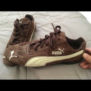 Brown/cream Pumas